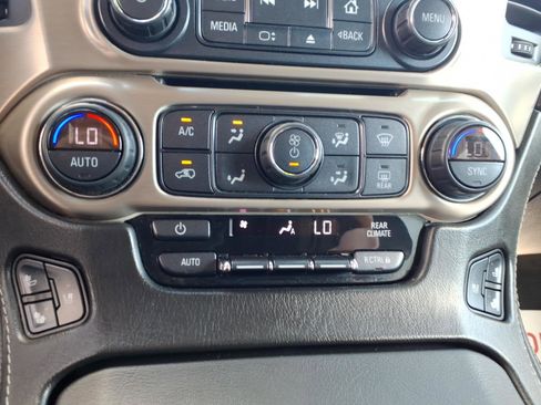 Used 2018 GMC Yukon XL Denali AWD/4WD image 24