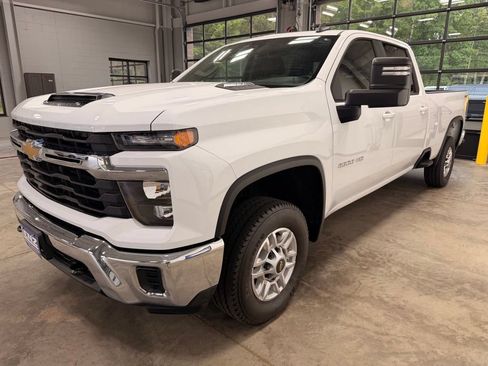Used 2026 Chevrolet Silverado 2500 LT AWD/4WD image 5