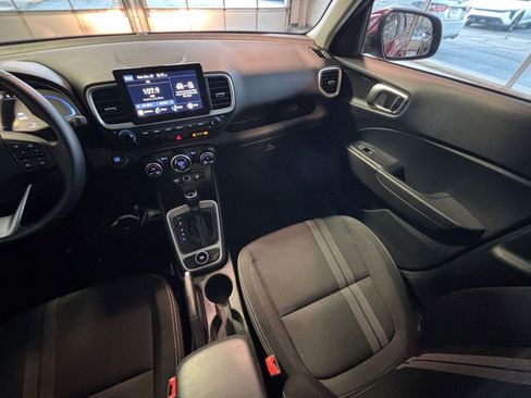 Used 2025 Hyundai Venue SEL image 35