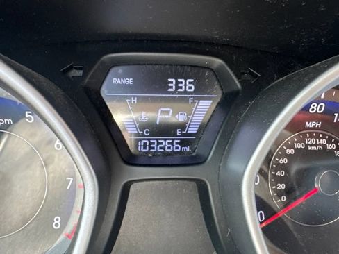 Used 2014 Hyundai Elantra SE w/ Option Group 02 FWD image 12