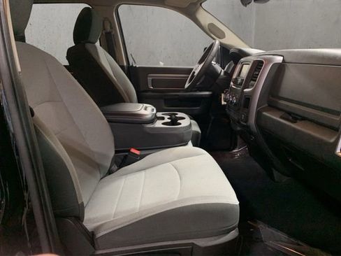 Used 2022 RAM 1500 Classic SLT image 18