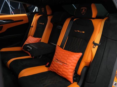 Used 2023 Lamborghini Urus Performante AWD/4WD image 29