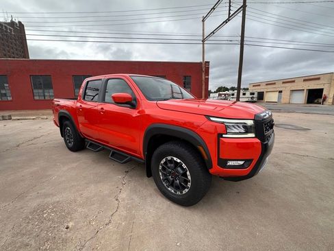 Certified 2025 Nissan Frontier PRO-4X w/ Tow Package AWD/4WD image 11