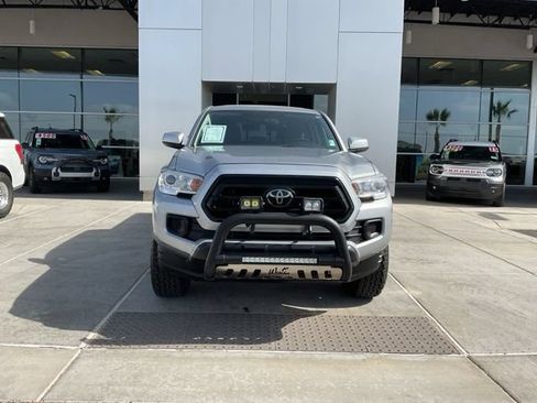 Used 2022 Toyota Tacoma SR AWD/4WD image 9