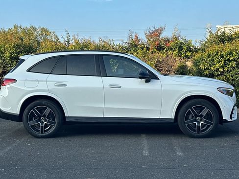 New 2026 Mercedes-Benz GLC 300 4MATIC image 2