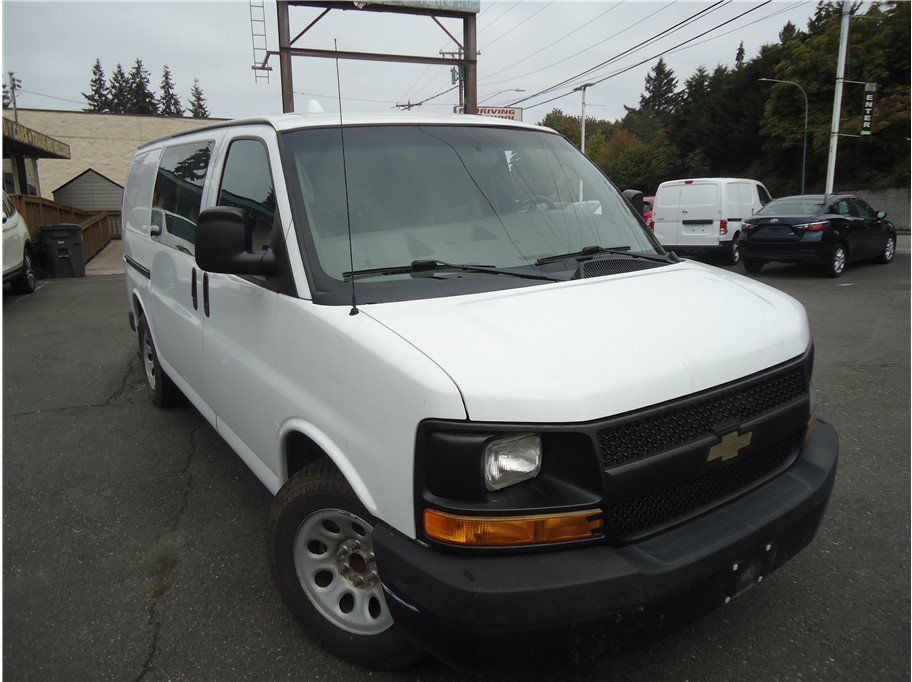 Used 2014 Chevrolet Express 1500 RWD image 3