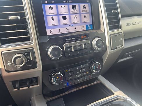 Used 2019 Ford F250 Lariat w/ Lariat Ultimate Package AWD/4WD image 28