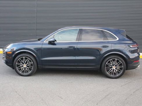 Certified 2025 Porsche Cayenne image 2
