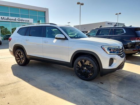 New 2026 Volkswagen Atlas SE image 8