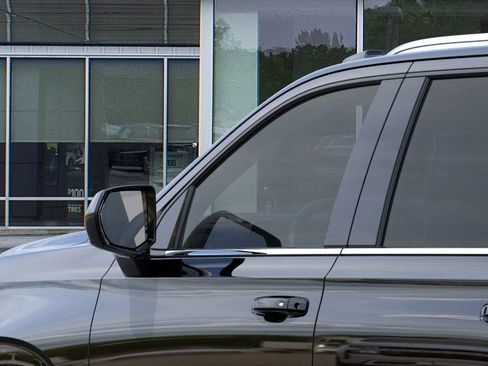 New 2026 Chevrolet Suburban LS RWD image 12