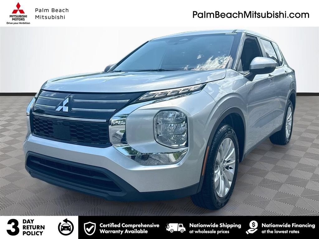 Used 2025 Mitsubishi Outlander ES FWD image 1