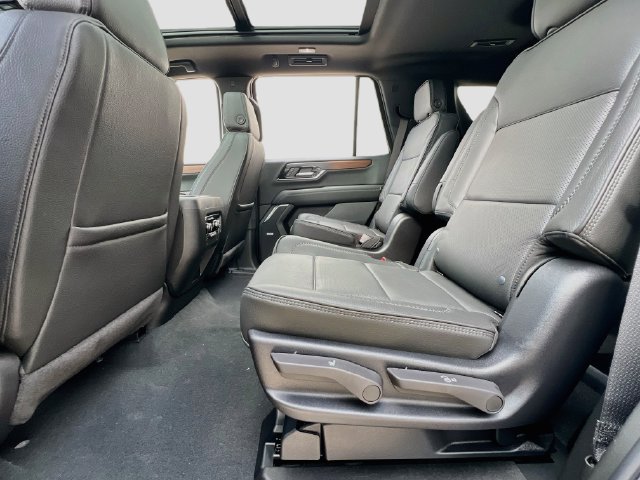 New 2027 GMC Yukon Denali w/ Sun & Power Step Package RWD image 17