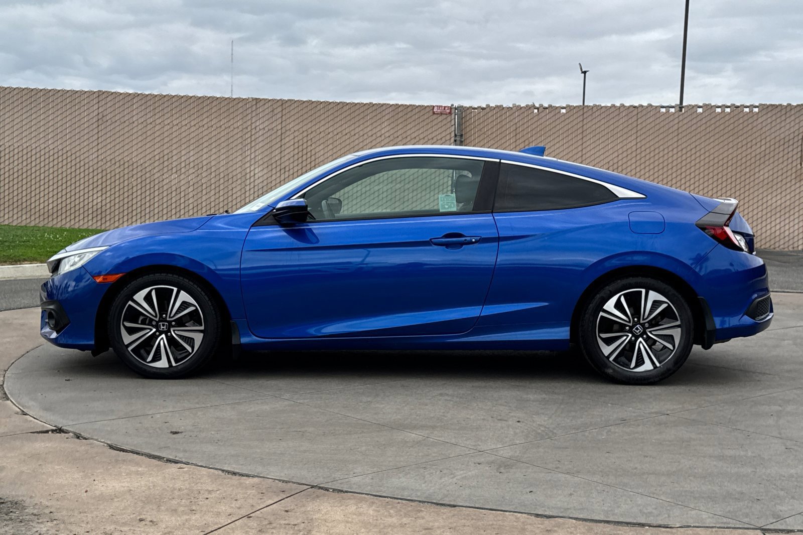 Used 2018 Honda Civic EX-L image 7