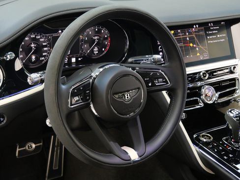 Used 2024 Bentley Flying Spur W12 image 27