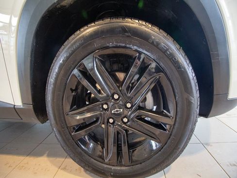 Used 2024 Chevrolet Trax ACTIV w/ Sunroof Package image 27