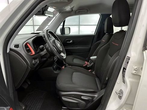 Used 2017 Jeep Renegade Trailhawk AWD/4WD image 12