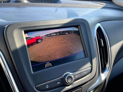 Used 2020 Chevrolet Equinox LT w/ Sport Edition image 27