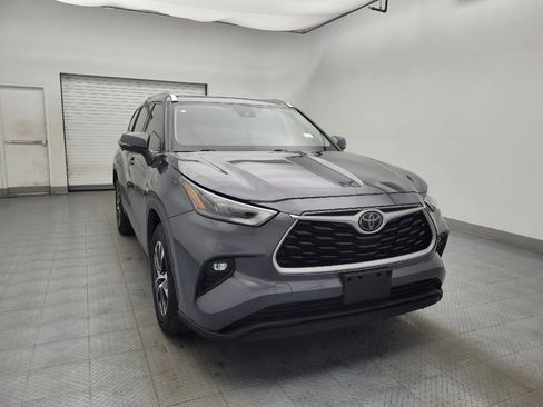 Used 2020 Toyota Highlander XLE image 14