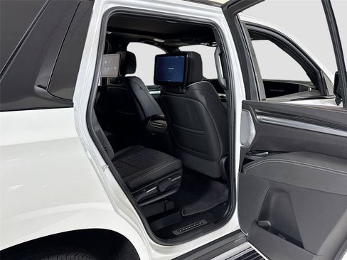 Used 2025 Cadillac Escalade V w/ LPO, Floor Liner Package AWD/4WD image 32