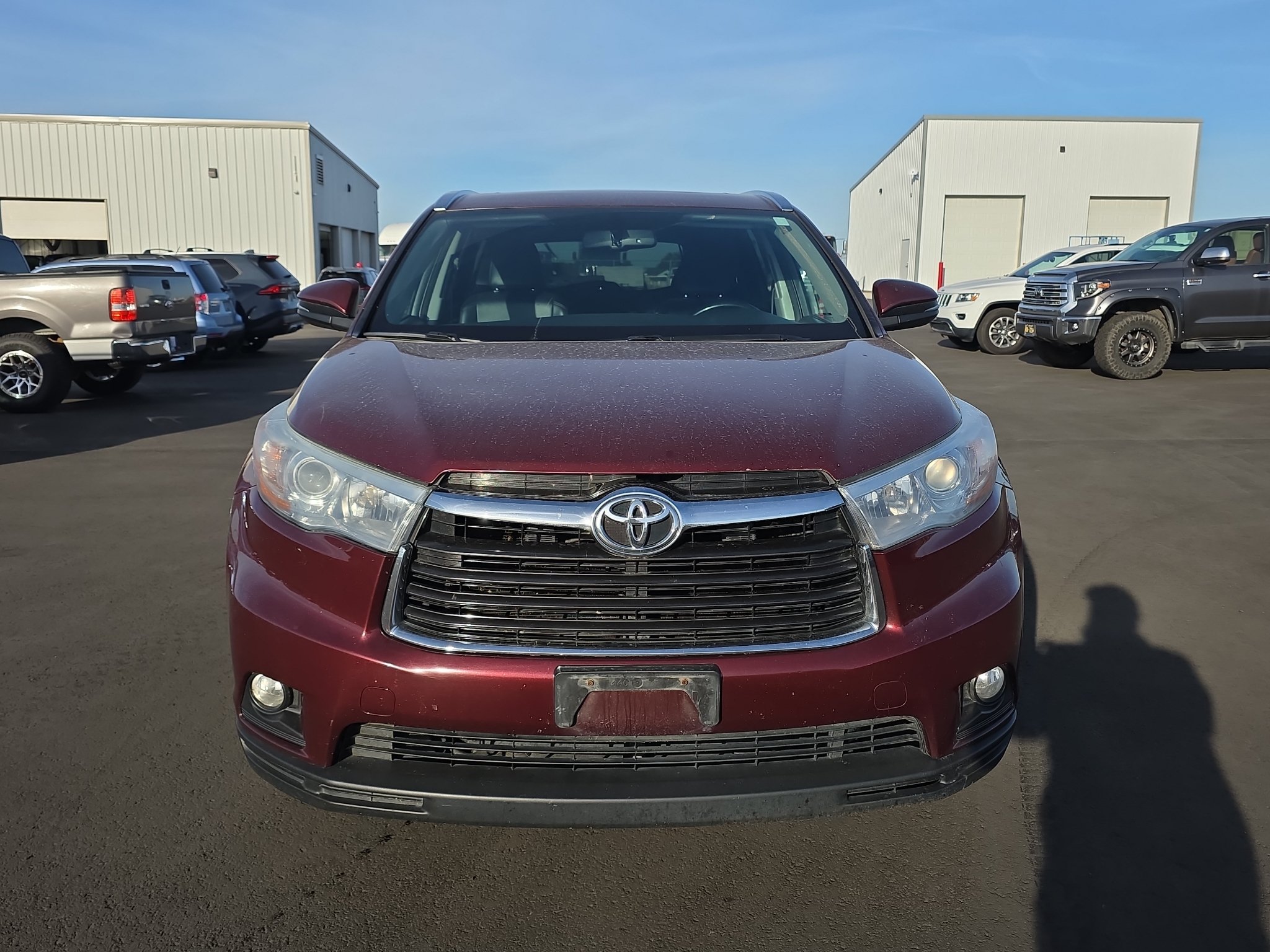 Used 2016 Toyota Highlander XLE AWD/4WD image 2