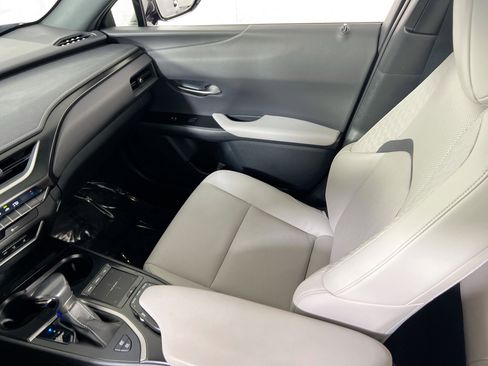 Used 2021 Lexus UX 250h w/ Premium Package image 23
