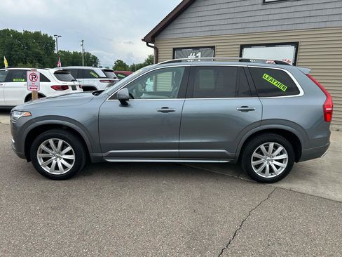 Used 2018 Volvo XC90 T5 Momentum AWD/4WD image 8