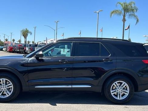 Certified 2022 Ford Explorer XLT RWD image 7