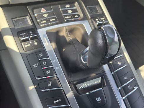 Used 2019 Porsche Macan S w/ Premium Package AWD/4WD image 34