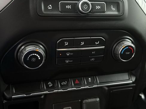 Used 2019 Chevrolet Silverado 1500 Custom Trail Boss w/ Custom Convenience Package AWD/4WD image 15