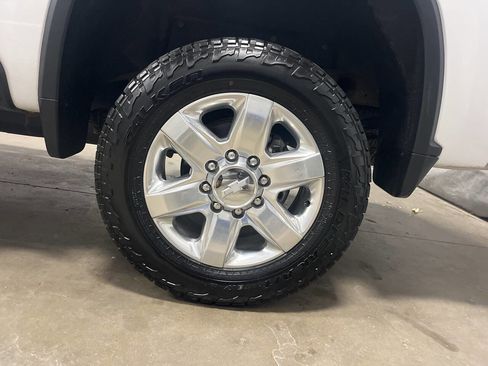 Used 2020 Chevrolet Silverado 2500 LTZ w/ LTZ Premium Package AWD/4WD image 10