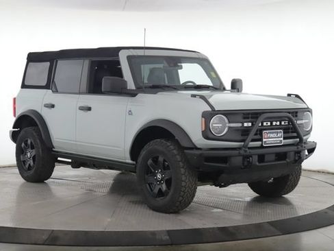 Used 2022 Ford Bronco Black Diamond AWD/4WD image 2