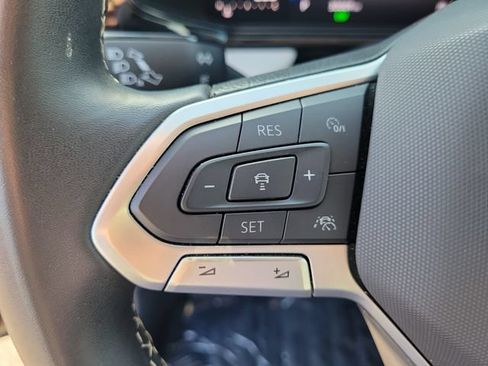 Certified 2025 Volkswagen Taos S FWD image 17