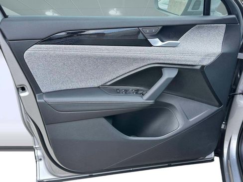 New 2025 Volkswagen Tiguan S FWD image 20