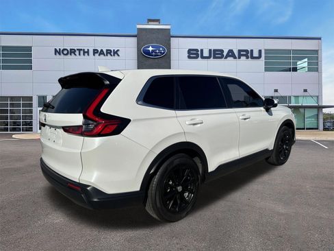 Used 2025 Honda CR-V EX image 3