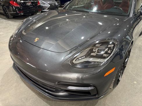 Used 2017 Porsche Panamera image 31