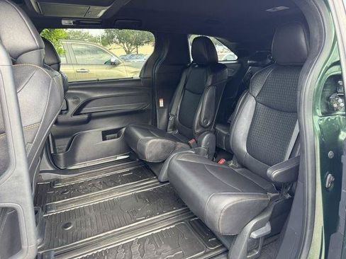 Certified 2025 Toyota Sienna XLE Woodland Edition AWD/4WD image 25