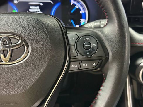 Used 2021 Toyota RAV4 SE image 26