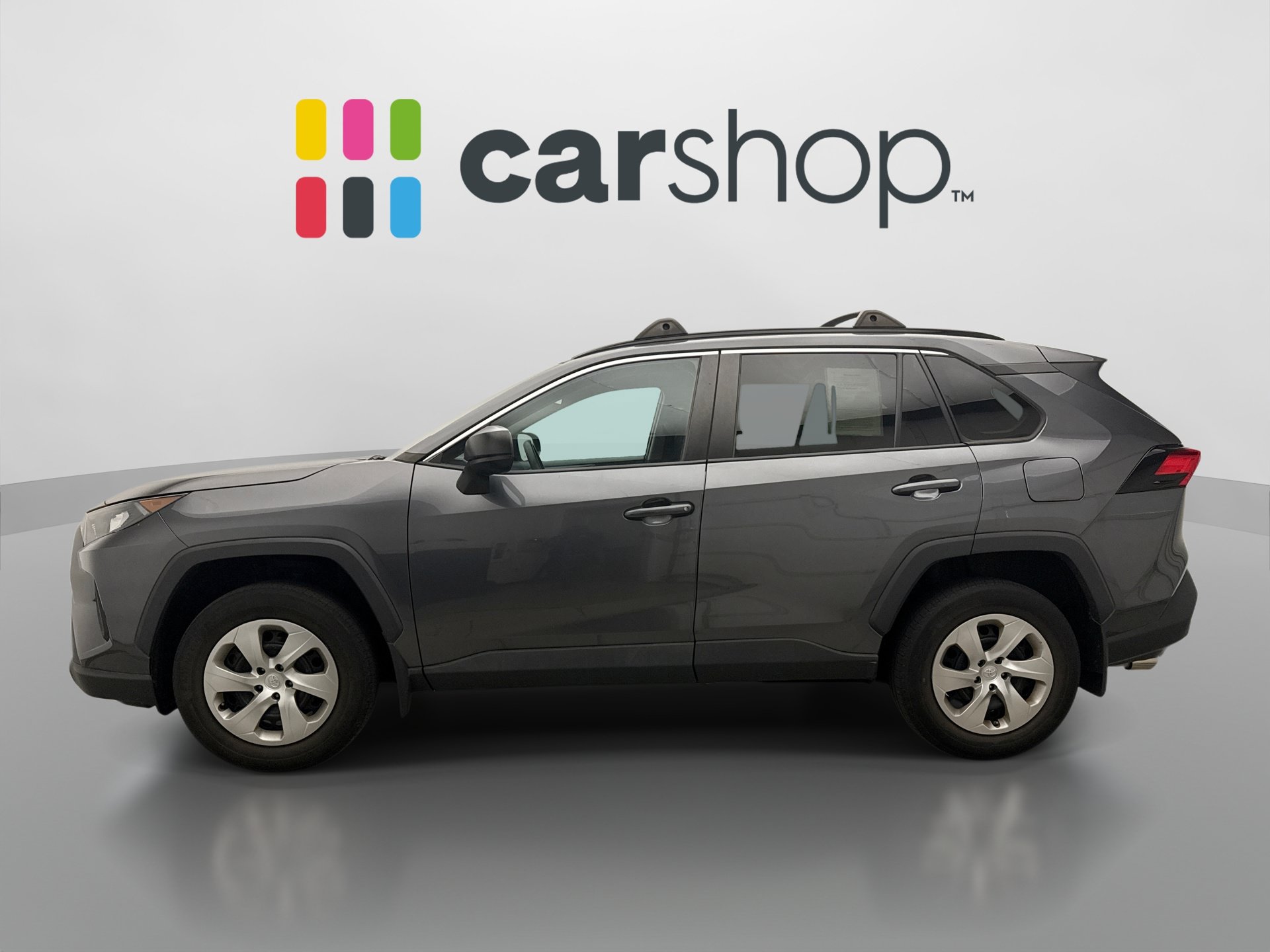Used 2021 Toyota RAV4 LE FWD image 2