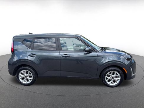 Used 2025 Kia Soul LX w/ LX Technology Package FWD image 15