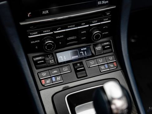 Used 2015 Porsche 911 Turbo S image 61