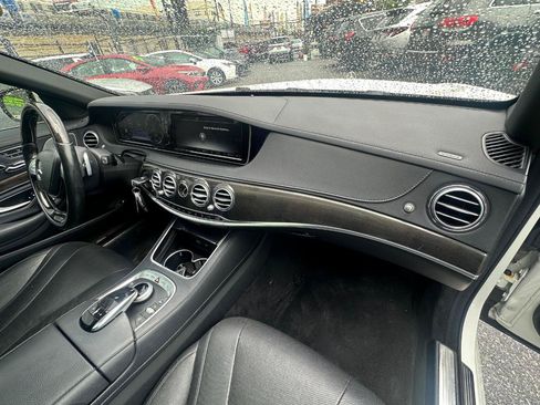 Used 2016 Mercedes-Benz S 550 4MATIC Sedan w/ Sport Package image 10