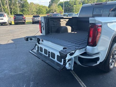 Used 2024 GMC Sierra 1500 AT4 w/ AT4 Premium Package AWD/4WD image 54