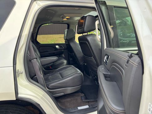 Used 2014 Cadillac Escalade Platinum AWD/4WD image 35