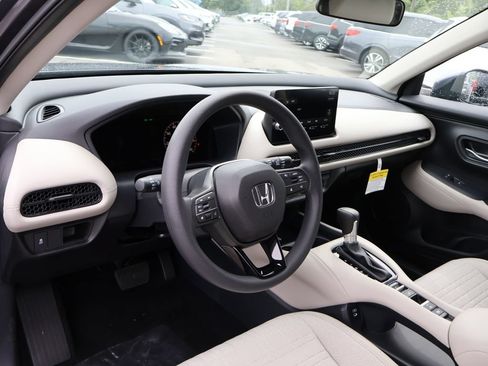 New 2027 Honda HR-V LX image 16