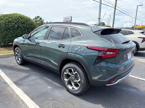 New 2026 Chevrolet Trax LT w/ Sunroof Package FWD image 14