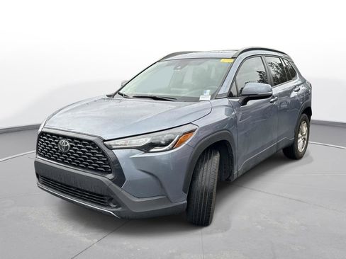 Used 2022 Toyota Corolla Cross LE image 2