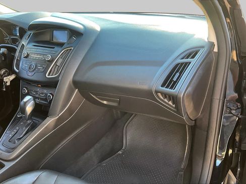 Used 2016 Ford Focus SE w/ Equipment Group 201A FWD image 16