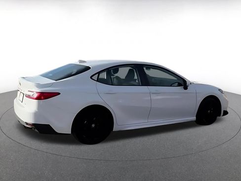 Used 2025 Toyota Camry SE image 9