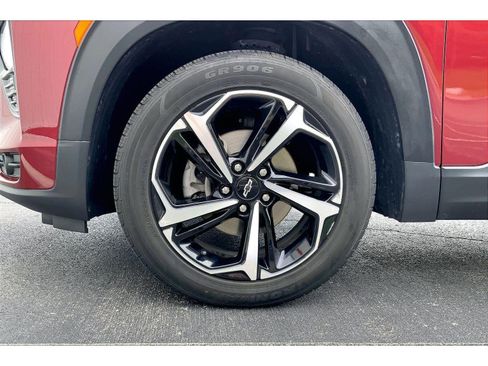 Used 2022 Chevrolet TrailBlazer RS w/ Technology Package FWD image 9