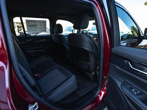 New 2025 Jeep Grand Cherokee 4WD image 27